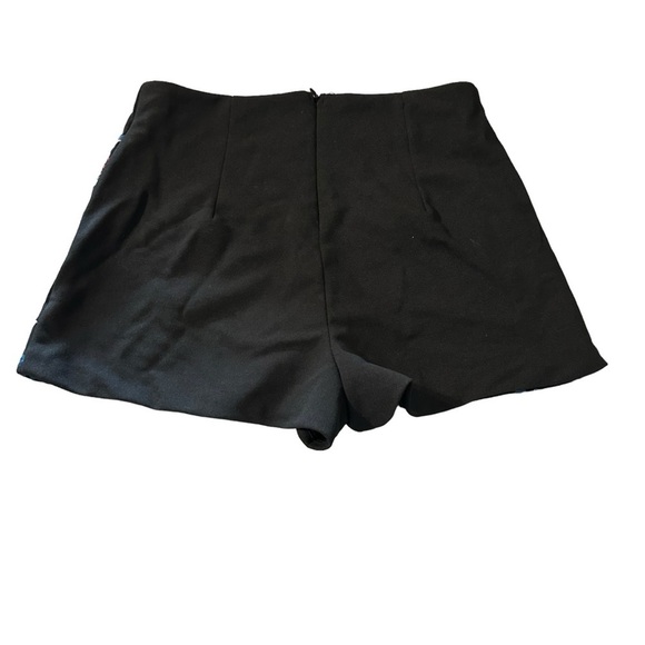 Luxxel Embroidered shorts women's size small - Picture 2 of 5